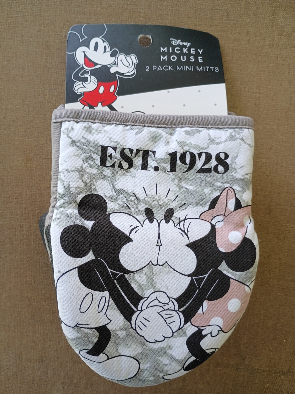 NEW Disney Mickey Mouse Minnie Mouse 2 Pack Mini Mitts Oven Mitts